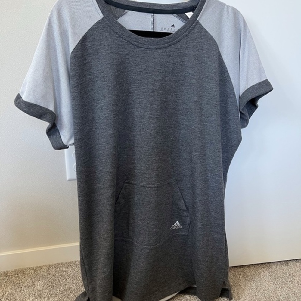 Adidas XL tee